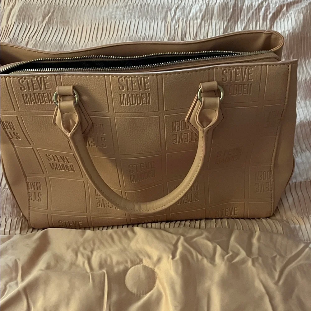 Steve Madden Blush Embossed Logo Tote - Picture 2 of 2